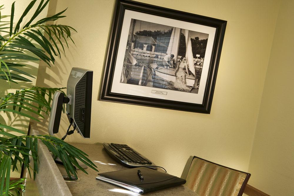 Towneplace Suites By Marriott Detroit Livonia Zewnętrze zdjęcie