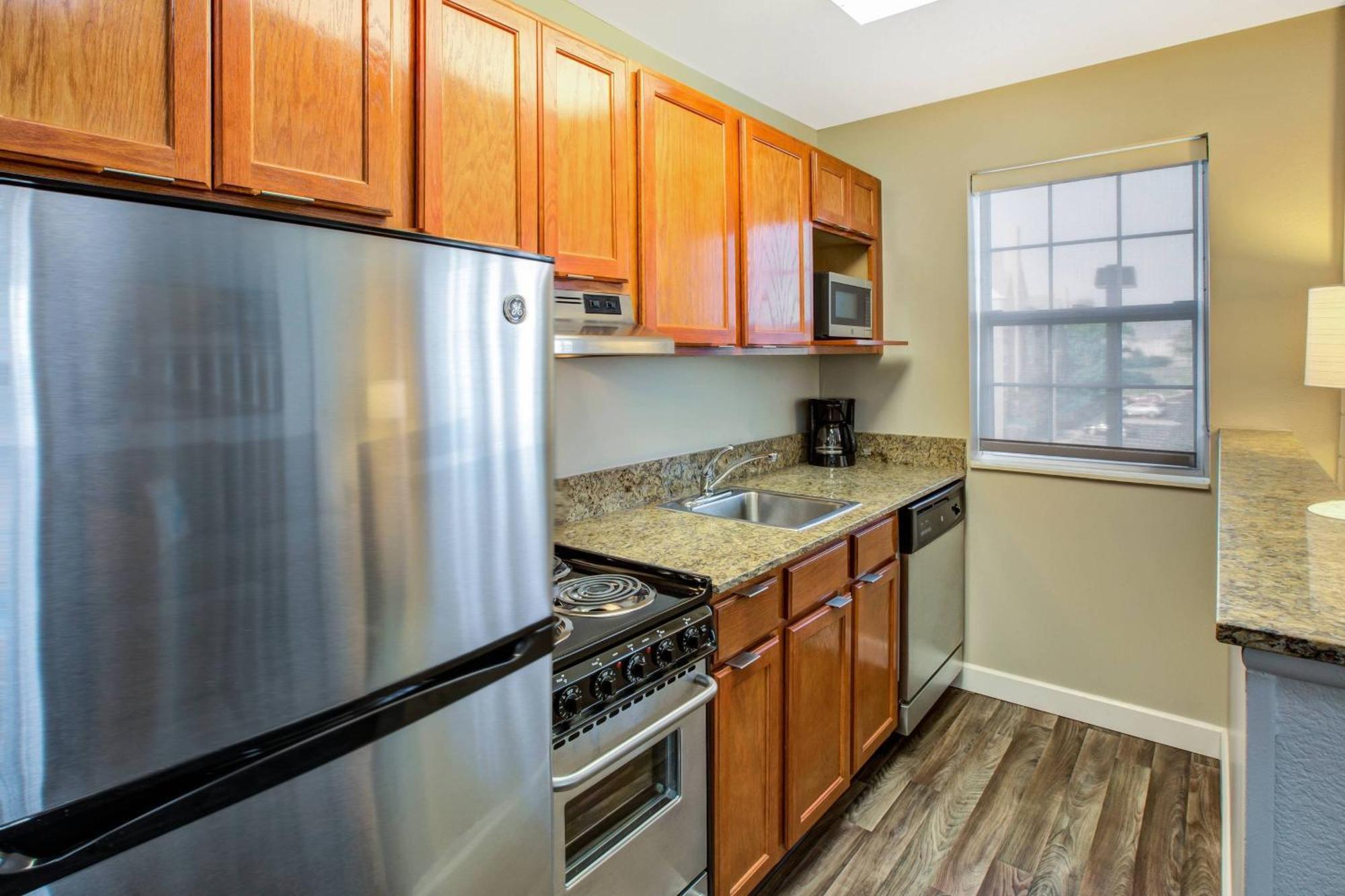 Towneplace Suites By Marriott Detroit Livonia Zewnętrze zdjęcie